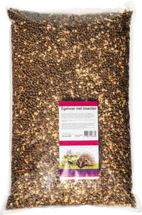 voerwaarts egelvoer met insecten